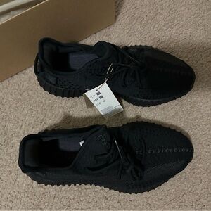 yeezy boost v2 black